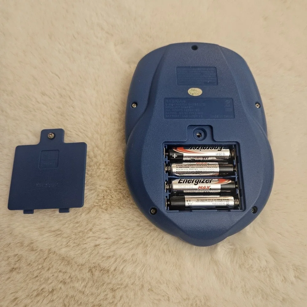 Radica Big Screen Solitaire Handheld Electronic Card Game 2004 Tested Works